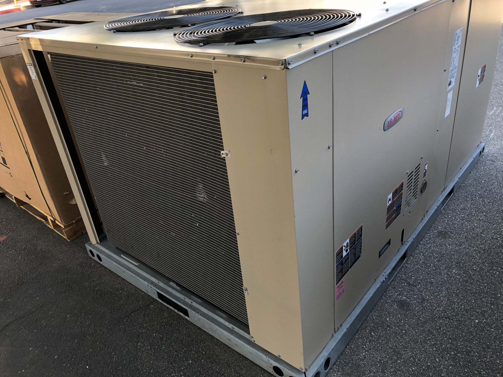 LENNOX 10 TON PACKAGE UNIT ECONOMIZER 208/230V 3PH GAS/ELEC AC HEAT ZG